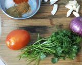 ओल्या हरभऱ्याची  उसळ (Olya Harbaryachi Usal Recipe In Marathi) रेसिपी स्टेप 2 फोटो 