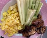 Hình bước làm 2 của món Bún thái ốc thịt