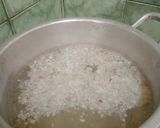 Foto langkah ke 2 dari resep Sayur Bening Bayam Wortel.