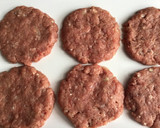 Foto del paso 2 de la receta: Hamburguesa casera con puré de patatas