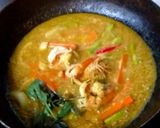 รูปขั้นตอนการทำที่ 4 ของ กุ้งผัดเครื่องแกง