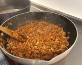 A picture of step 3 of Japanese style Bolognese.