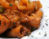 Foto del paso 9 de la receta: Rigatoni picantes con calamar y alcaparras