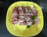 Hình bước làm 2 của món Thịt nướng lá mắc mật