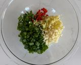 A picture of step 5 of Steamed Chicken with Ginger Scallion Oil.