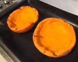 Une image de l'étape 10 de Potimarron farci aux poireaux bouillon d épices et cheddar.