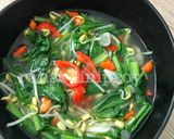Foto langkah ke 4 dari resep Tumis Sawi Hijau Taoge.