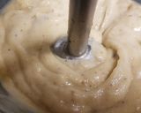 A picture of step 2 of Date and banana milk shake.