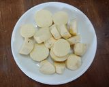 Hình bước làm 1 của món Bánh nếp khoai lang nhân Cheddar phủ dừa sấy