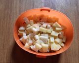 Foto langkah ke 2 dari resep Kentang Asam Manis.