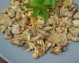 Foto del paso 2 de la receta: Champiñones 🍄 Revueltos con huevo