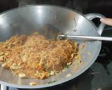 Foto langkah ke 7 dari resep 206. Bihun goreng simpel.