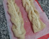 Foto del paso 18 de la receta: Trenza de brioche hojaldrado con crema y cerezas