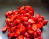 A picture of step 1 of Strawberry pudding.