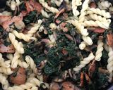 A picture of step 8 of Pasta with Spinach, Bacon and Mushrooms.