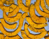 Foto del passaggio 4 della ricetta Zucca al forno con spezie e pecorino