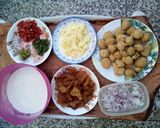 A picture of step 6 of Kathay Meethay Chat Patay Dahi Bharay.
