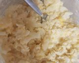 A picture of step 3 of Cauliflower Cheese Bake with Bacon bits, 😀.