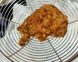 Hình bước làm 5 của món Thịt gà KFC kèm khoai tây chiên cho bé