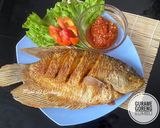 Foto langkah ke 2 dari resep Gurame Goreng Kuning Garing.