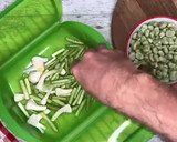 Foto del paso 1 de la receta: Habas con jamón y ajetes en Lékué al microondas