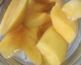 Foto langkah ke 2 dari resep Mangga Kocok Gurih.
