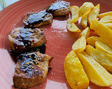 Foto del paso 3 de la receta: Solomillo de cerdo con salsa y patatas fritas