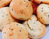 Hình bước làm 4 của món Bánh mì mè đen Hàn Quốc