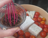 Foto del paso 1 de la receta: Salsa de 3 quesos y tomate cherry asado