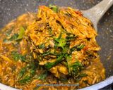 Foto langkah ke 4 dari resep Nasi Bakar Tongkol Suwir Kemangi Pedas.
