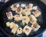 Hình bước làm 2 của món Đậu nhồi thịt sốt cà chua