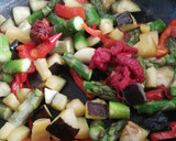 Foto del paso 5 de la receta: Arroz con verduras al horno