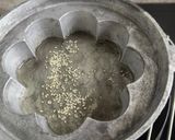 Gambar langkah 4 resipi Kuih Bakar Pandan.
