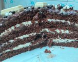 Foto del paso 10 de la receta Tarta de chocolate y ron relleno de crema de chocolate blanco y mascarpone