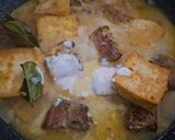 Foto langkah ke 5 dari resep Mangut Ikan Asap dan Tahu.