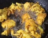 A picture of step 2 of Knorr Chicken cube pakoray 😋.