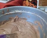 Foto langkah ke 4 dari resep Chocolate Cupcakes.