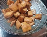 A picture of step 3 of Wheat flour shankarpali.