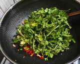 Foto langkah ke 3 dari resep Tumis Selada Air Selera Asal.