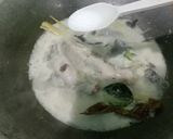 Foto langkah ke 4 dari resep Mangut Lele MPASI 22 Bulan.