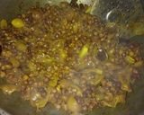 A picture of step 6 of Chana Ghughni.