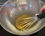 A picture of step 4 of Hollandaise.