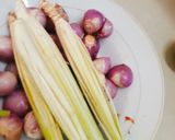 Hình bước làm 1 của món Trái chín trong lồng (sả bọc thịt)