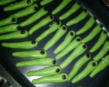 Foto langkah ke 3 dari resep Caterpillar Cookies.