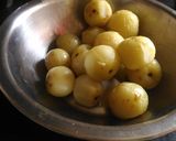 A picture of step 1 of Amla murabba.