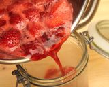 Egyszerű eperdzsem recept fázis 3 fotója