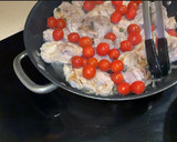 Foto del paso 3 de la receta: Pollo con tomatitos y vinagre de Módena