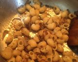 Foto del paso 7 de la receta: Pasta /Tiburones con calabacín y cebolla