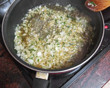 Foto del paso 4 de la receta: Gallo en salsa verde con papas cocidas y huevo duro