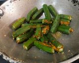 A picture of step 5 of Bhindi Peanut Masala.